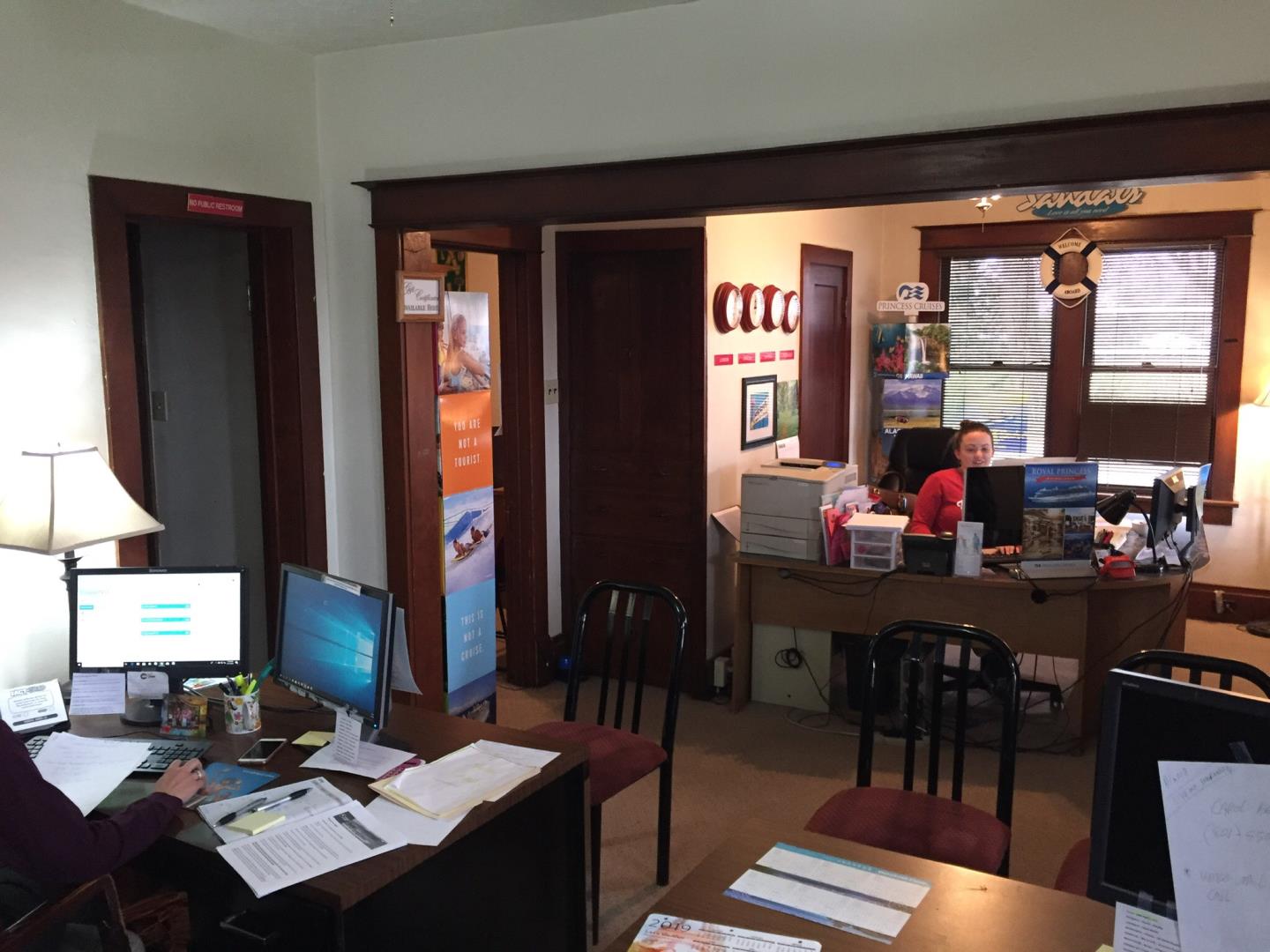 Inside Snelgrove Travel offices (img 1)